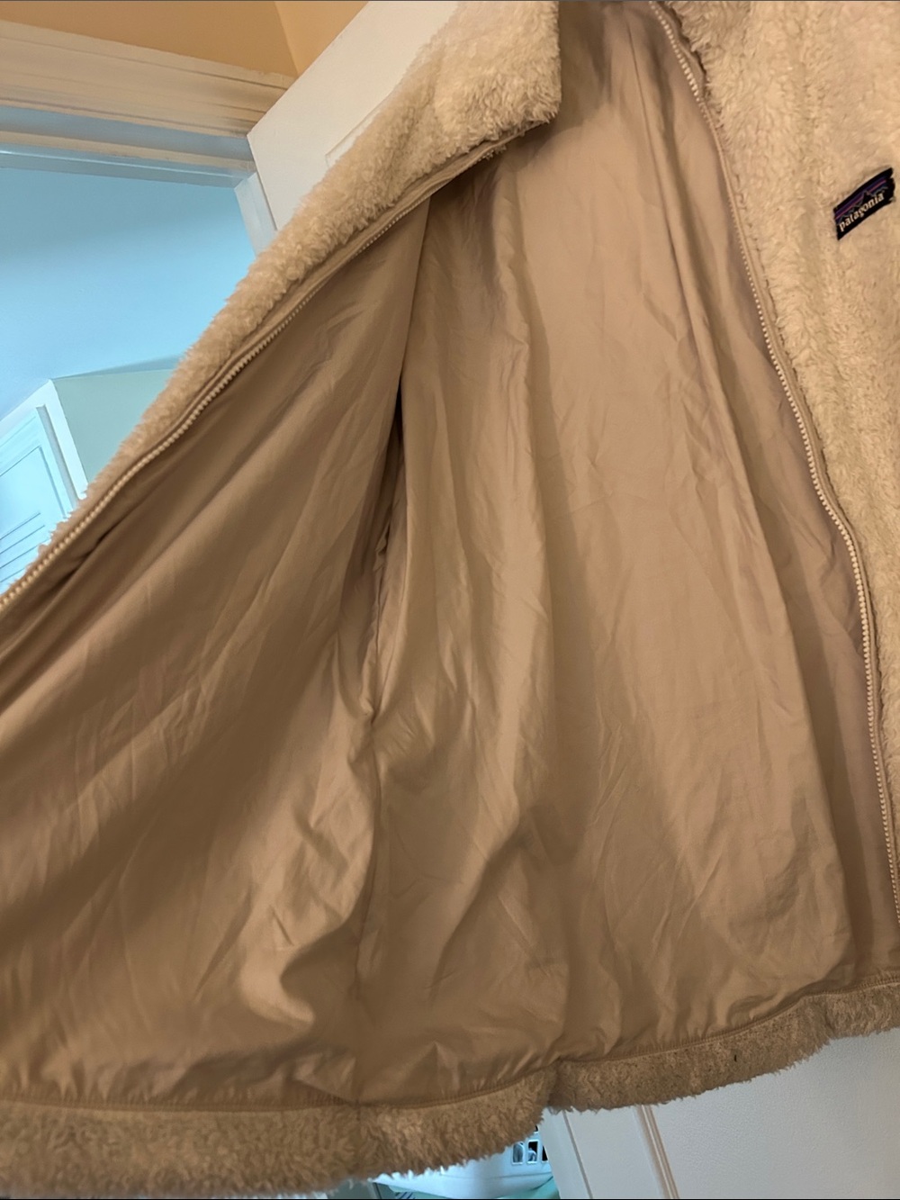 Patagonia Cream Sherpa Fleece Jacket - Picture 3 of 4